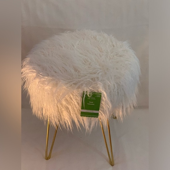 NWT Ashland Fux Fur 4 Legged Stool Gold Colored with White Fur Top - Picture 8 of 13